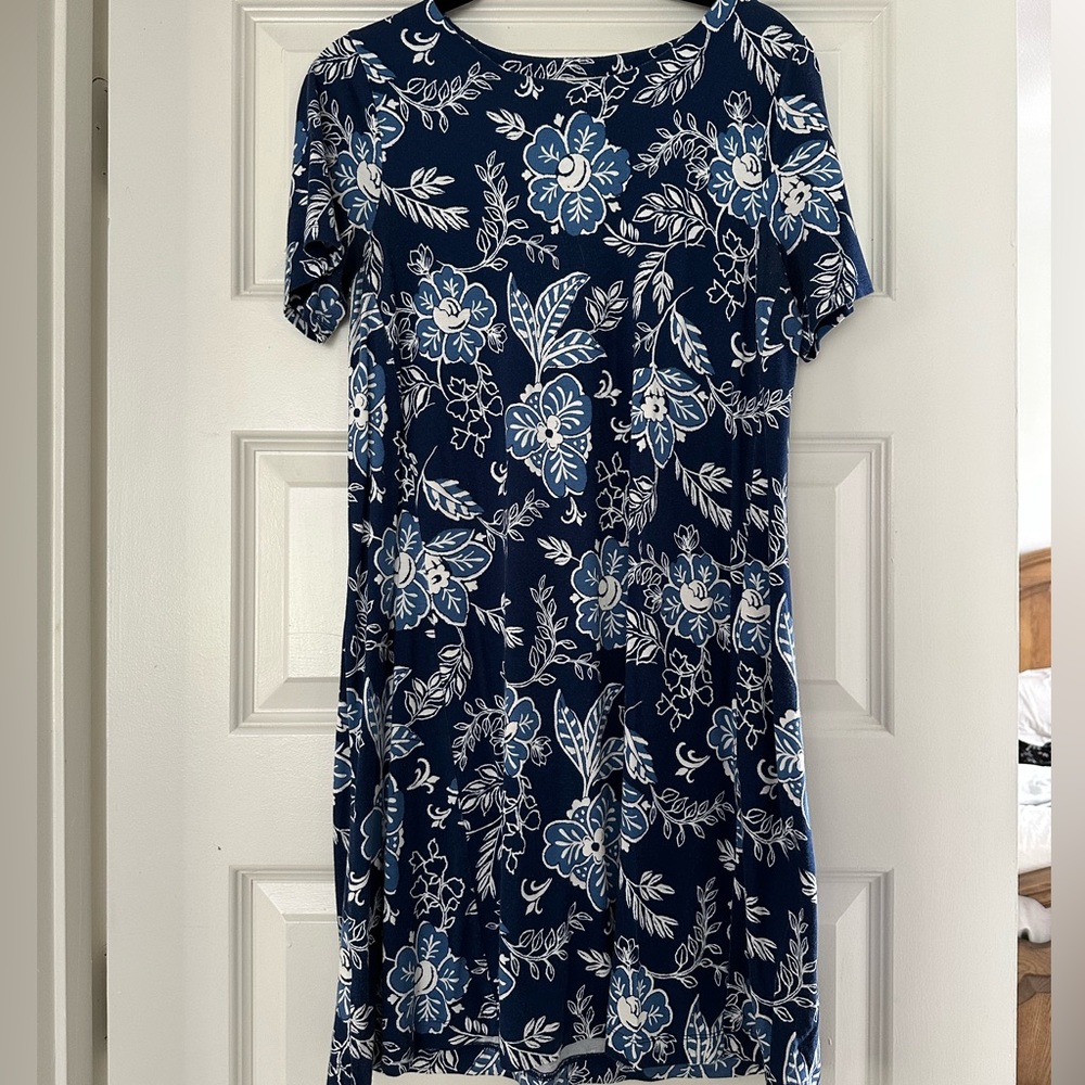 Women’s t-shirt dress size small.